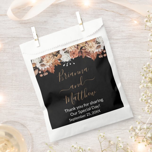 Fall Floral auf Black Fevor Bag Geschenktütchen (Ausgeschnitten)