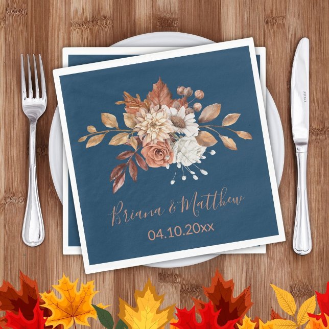 Fall Floral auf Navy Blue Wedding Napkins Serviette (Von Creator hochgeladen)