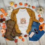 Fall Floral Hütte Core Teacup Geburtstagsparty Tri-Blend Shirt<br><div class="desc">Tauchen Sie ein in die gemütliche Herbsteleganz mit unserer Designkollektion "Fall Floral Hütte Core Teacup Birthday Tea Party". Diese charmante Illustration zeigt ein zartes weißes Teakup, das mit einem anmutigen Blatt-Muster geschmückt ist und sich anmutig auf einer passenden Untertasse ausruht. In der Umgebung des Zentrums befindet sich ein lebhaftes Herbstbouquet,...</div>