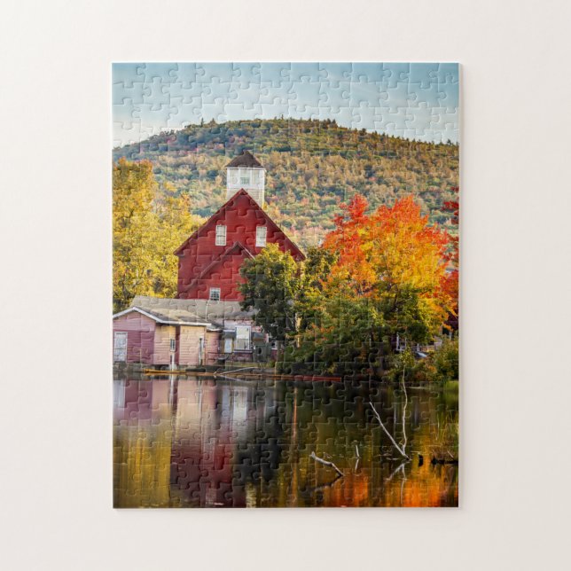 Fall Foliage Grist Mill Ashland New Hampshire (Vertikal)