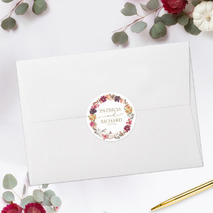 Fall in Love Burgund Florale Hochzeit  Runder Aufkleber