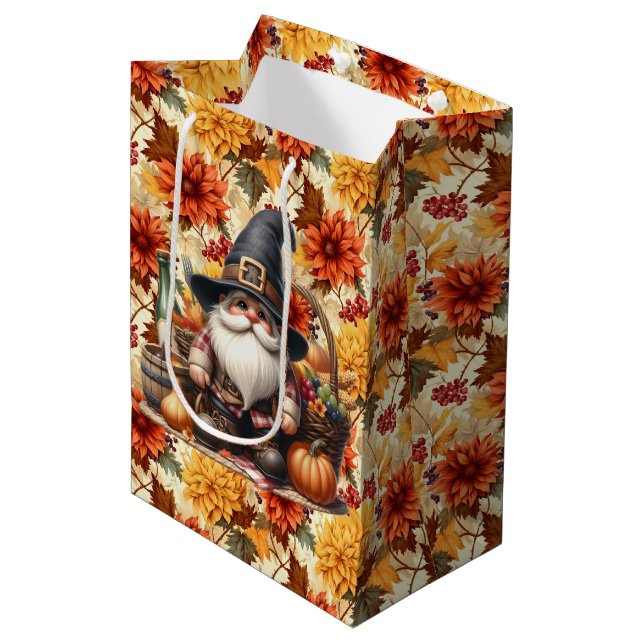 Fall Orange Flowers With Thanksgiving Gnome Mittlere Geschenktüte (Vorderseite Schrägansicht)
