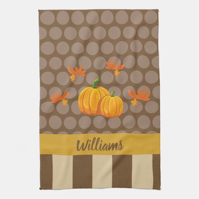 Fall Polka Dot Pumpkin mit Familienname Geschirrtuch (Vertikal)