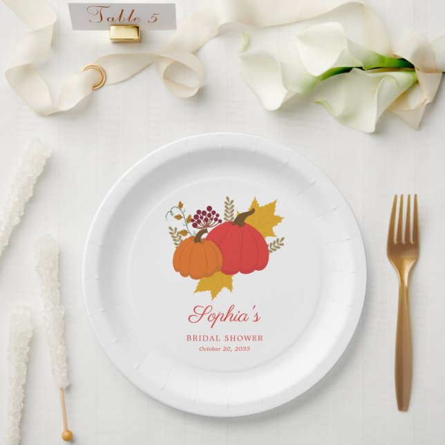 Fall Pumpkin Elegant Script-Brautparty Pappteller (Hochzeit)