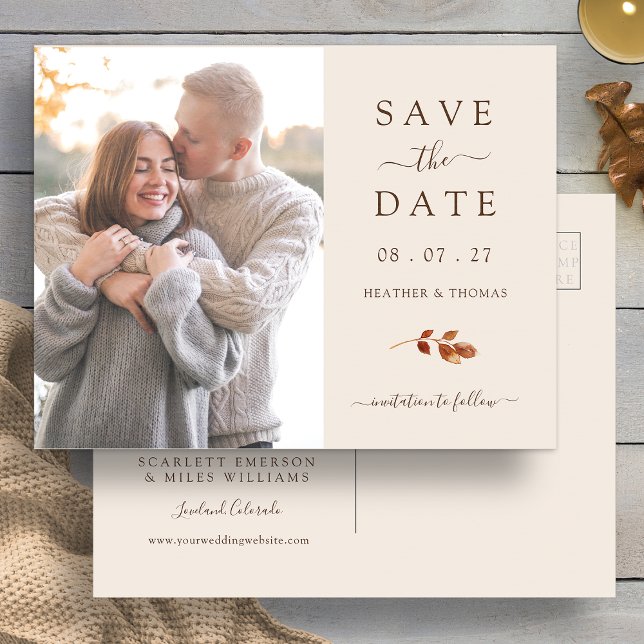 Fall Terracotta-Blätter Hochzeitsstich Foto Save t Ankündigungspostkarte (Fall Terracotta Leaves Wedding Photo Save The Date Announcement Postcard by Painted Paperie
)
