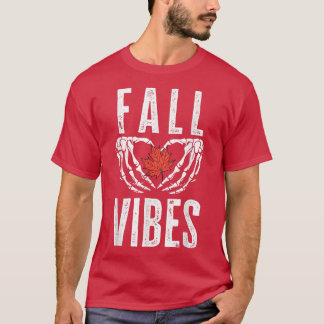 Fall Vibes Skeleton Herz Hände Herbst Blätter T-Shirt