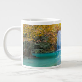 Fall View von Erawan Wasserfall Thailand Jumbo-Tasse