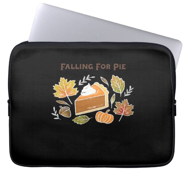 Fallend for Pie - Gemütliches Kürbiskuchen-Design  Laptopschutzhülle (Vorderseite)