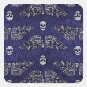 Fallend Totschlucht Moth and Skulls Quadratischer Aufkleber