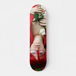Fallende Erinnerung an die Dinge der Vergangenheit Skateboard