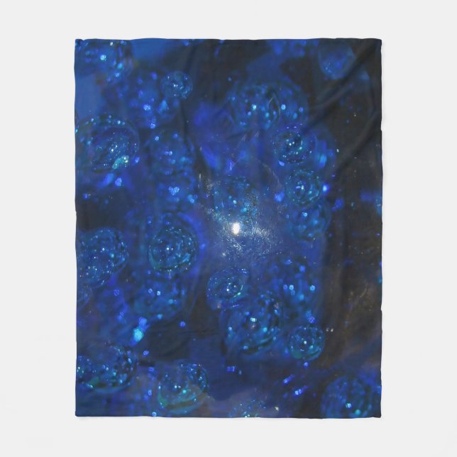 Falling Blue Glass Bubbles Fleecedecke (Vorderseite)