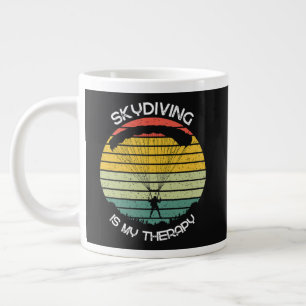Fallschirmspringen ist meine Therapie Jumbo-Tasse