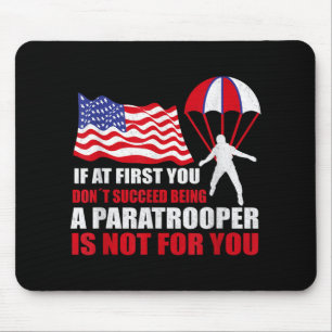 Fallschirmsprint für 82. Im Flugzeug Veteranen Mousepad