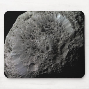 Falsch-Farbeansicht von Saturns Mond Hyperion Mousepad