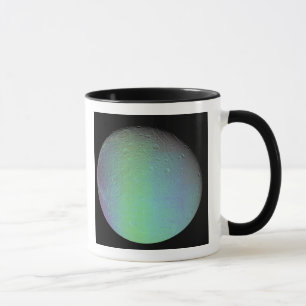 Falsche Farbansicht von Saturns Mond Dione Tasse
