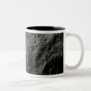 Falsche Farbansicht von Saturns Mondhyperion Zweifarbige Tasse