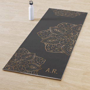 Falsche Goldfolie auf dunkelgrauem Mandala mit Ini Yogamatte