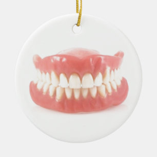 "FALSE TEETH" ÜBER DIE HILL ORNANANANATION UND DA KERAMIKORNAMENT