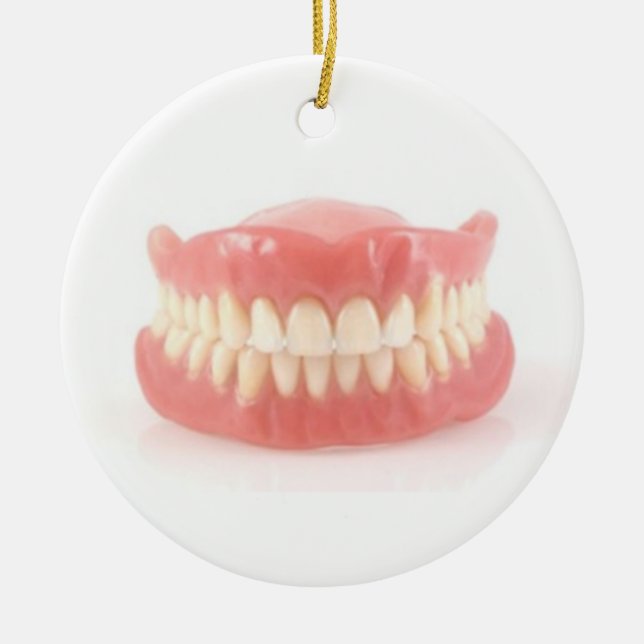 "FALSE TEETH" ÜBER DIE HILL ORNANANANATION UND DAS KERAMIKORNAMENT (Vorne)