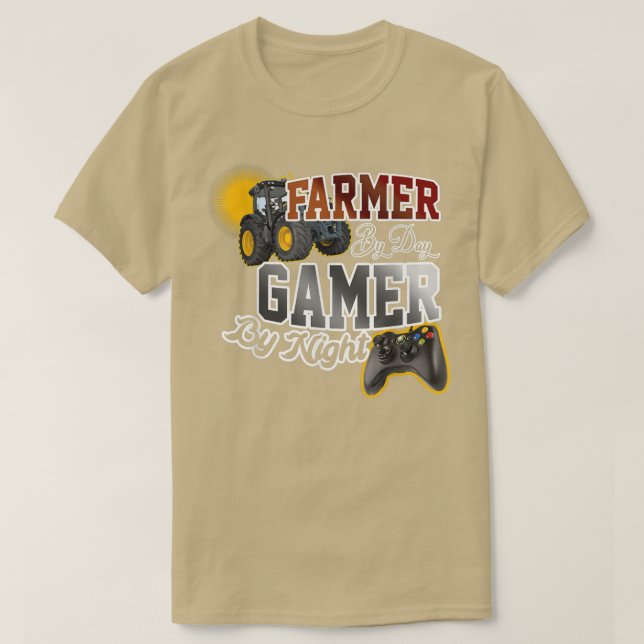 Famer by Day Gamer by Night Spielvideospiel T-Shirt (Design vorne)