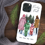 Familie erste Wasserfarbenfamilie von 4 und Namen Case-Mate iPhone Hülle<br><div class="desc">Personalisiertes iPhone Gehäuse mit angesagter Familienszene. Das Design hat eine Aquarellfarben-Winter-Illustration einer vierköpfigen Familie und wird mit "Family First" in handgeschriebener Schrift geschrieben. Die Vorlage ist für Sie bereit, Ihre Namen hinzuzufügen. Entworfen für das iPhone 13 Pro Max, aber wird viele andere Modelle passen. Wenn Sie einen anderen Karo wählen,...</div>
