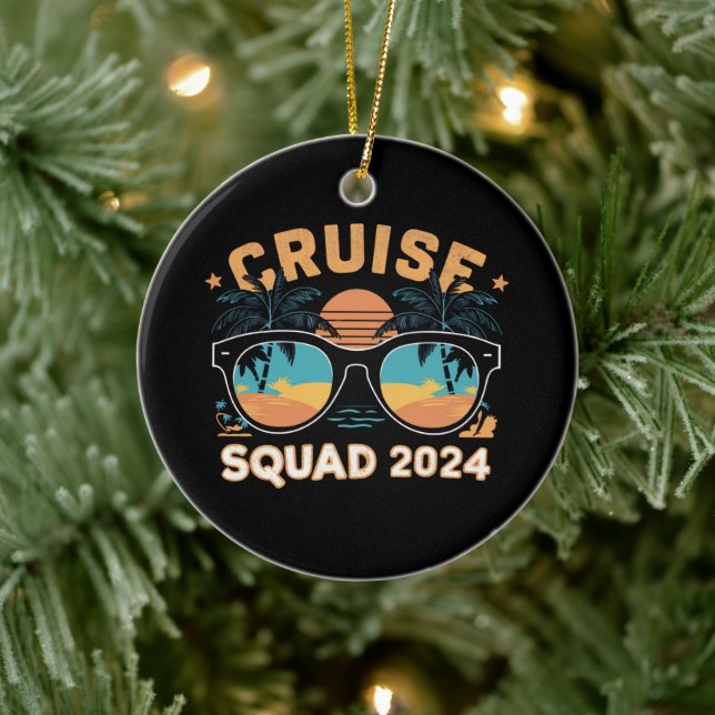 Familie Freunde Urlaub Schifffahrt 2024 Keramik Ornament (Baum)