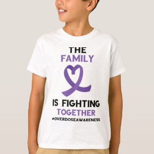 Familie kämpft gemeinsam gegen Überdosis im Purple T-Shirt