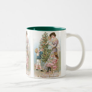 Familie mit Weihnachtsbaum Zweifarbige Tasse
