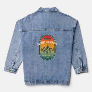Familien-Camping-Abenteuer im Vintage-Sonnenunterg Jeansjacke