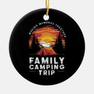 Familien-Campingausflug im Retro-Stil 2024 Matchin Keramik Ornament