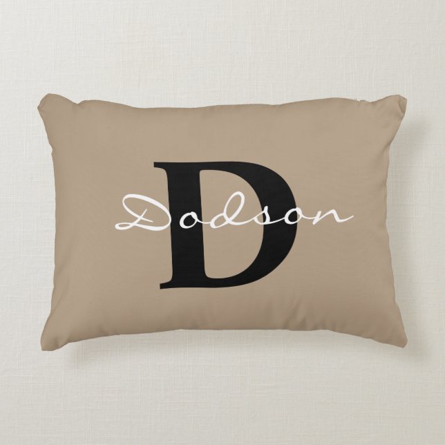 Familien-Monogramm-Namen-beige Schwarzes Dekokissen (Vorderseite)