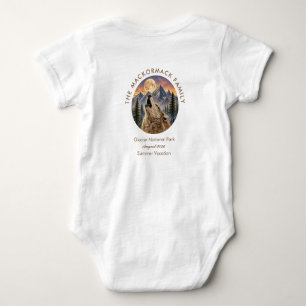 Familienausflug Sommerferien Wolf Berg Sonnenunter Baby Strampler
