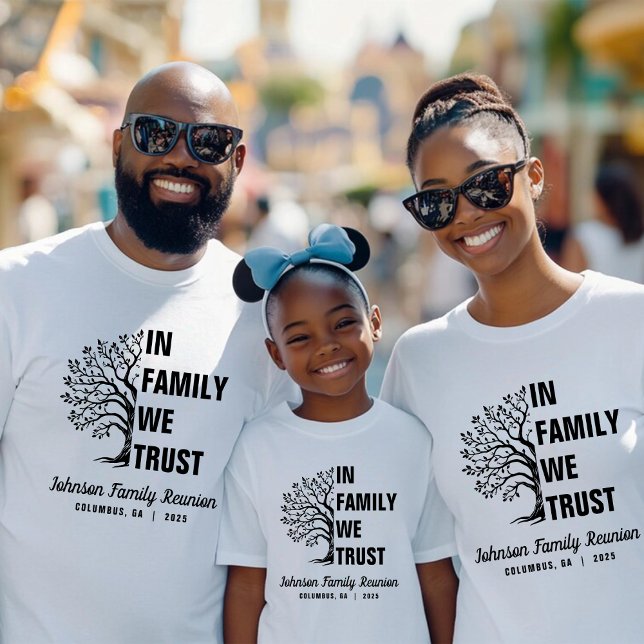 Familienbaum wir vertrauen Wiedersehen White T-Shirt (Von Creator hochgeladen)