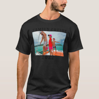 Familienfahrt 2022 Kreuzfahrt Bootsfahrt Familie M T-Shirt