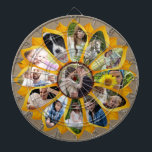 Familienfoto Collage Sonnenblumen Burlap 13 Pics E Dartscheibe<br><div class="desc">Sie werden keinen hübscheren, einzigartigeren Weg finden, Ihre Familienfotos oder Hochzeitsfotos zu zeigen, als diese wunderschöne, einzigartige rustikale Collage mit Sonnenblumen und Fotos. Es gibt insgesamt 12 Blätter, jedes mit eigenem Bild. Außerdem können Sie dem Zentrum der Blume ein Bild hinzufügen. Das Design umfasst auch ein Imitat (bedrucktes) Einbruchbild hinter...</div>