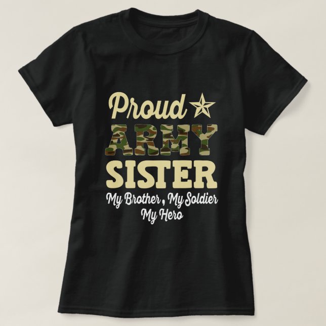 Familiengeschenk der Proud Army Schwester OCP Camo T-Shirt (Design vorne)