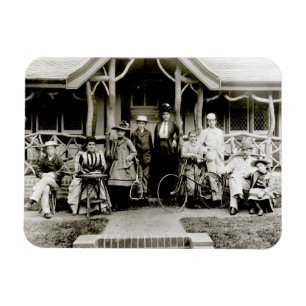 Familiengruppe, c.1900 (b/w Foto) Magnet