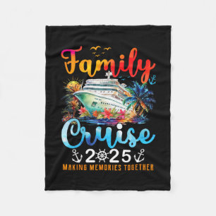 Familienkreuzfahrt 2025 Urlaubsreise Familienpasse Fleecedecke