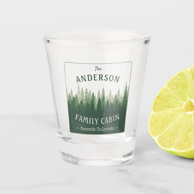 Familienname Kabine Lage Pine Tree Forest Schnapsglas (Vorderseite)
