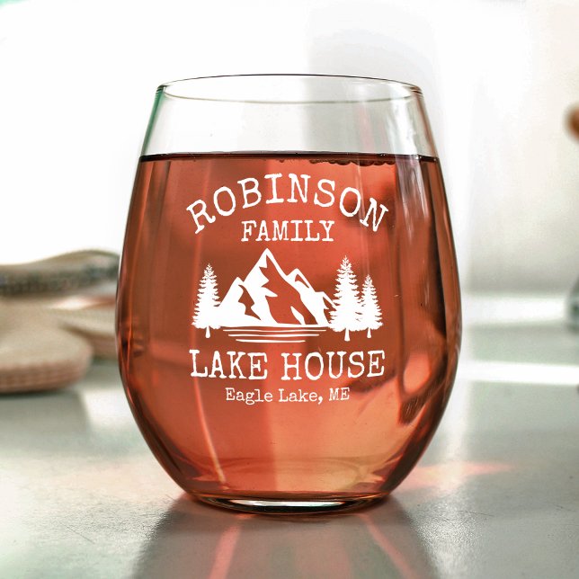 Familienname Lake House Forest Mountains Trees Weinglas Ohne Stiel (Von Creator hochgeladen)