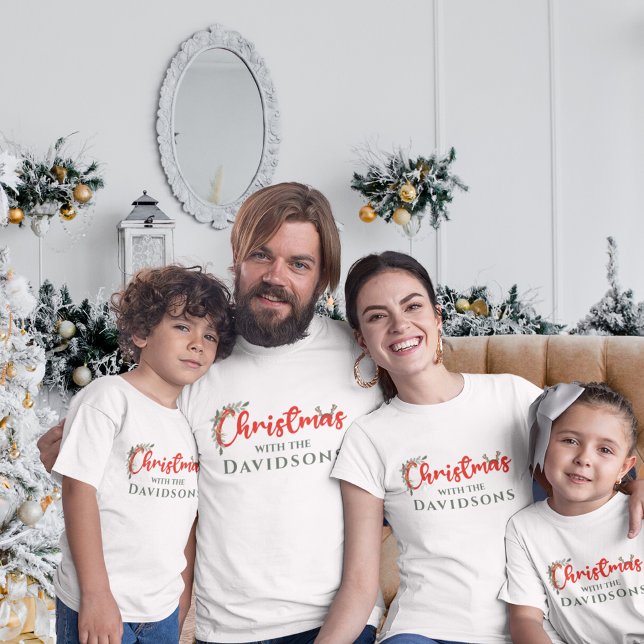 Familienname Minimalistisch T-Shirt (Von Creator hochgeladen)