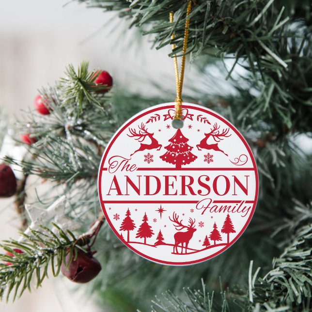 Familienname Red and White Classic Custom Christma Keramik Ornament (Family Name Red and White Classic Custom Christmas Ceramic Ornament - Custom Color and Text!)