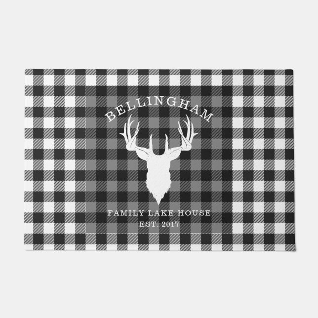 Familienname Schwarz-weiß Lake House Gingham Karie Fußmatte (Vorderseite)