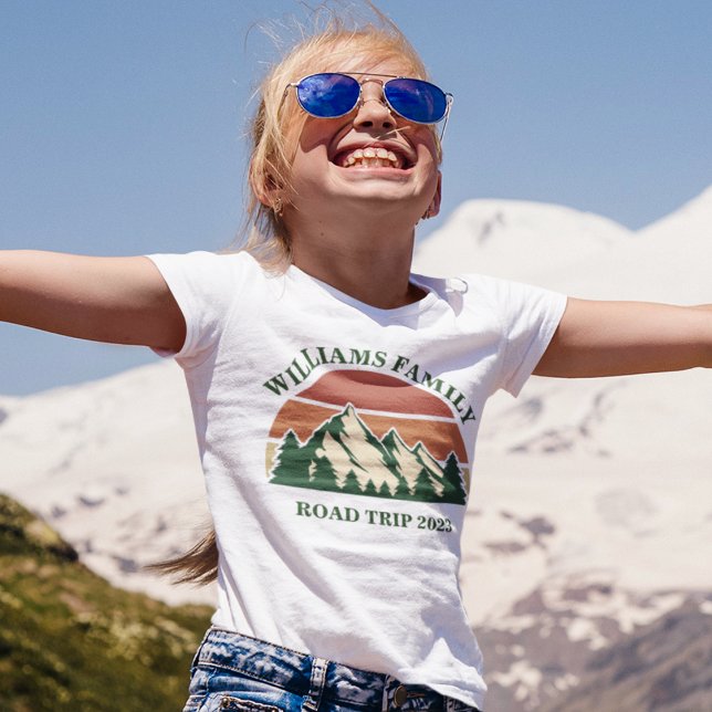Familienstrecken Berge Sunset Custom Girls T-Shirt (Von Creator hochgeladen)