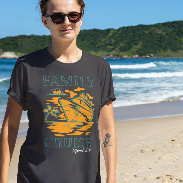 Familienurlaub 2024 T-Shirt (Von Creator hochgeladen)