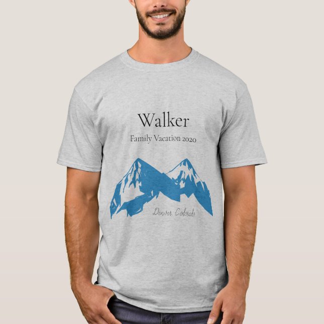 Familienurlaub passt Nachname T-Shirt (Vorderseite)