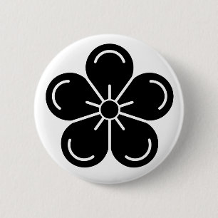[Familienwappen] Verzierte Pflaumenblüte Button