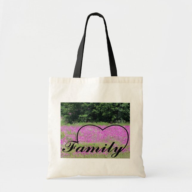 Famille et champ de fleurs roses sur un sac fourre (Devant)
