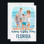 Family Beach Foto Weihnachtskarte Staat Feiertagskarte<br><div class="desc">Woll eine familiäre Strandkarte, die leicht und an der Küste ist? Schicken Sie personalisierte und herzliche Wünsche auf diesem Foto Weihnachtskarte von Ihrem Lieblingsort mit diesem phantastischen, malerischen Aquarelleffekt. Sie können die Lage individuell gestalten, egal ob es sich um eine Stadt, einen Staat oder einen beliebten Strand handelt! Dieses Design...</div>