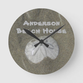 Family Beach House Sand Dollar Photo Coastal Home Runde Wanduhr